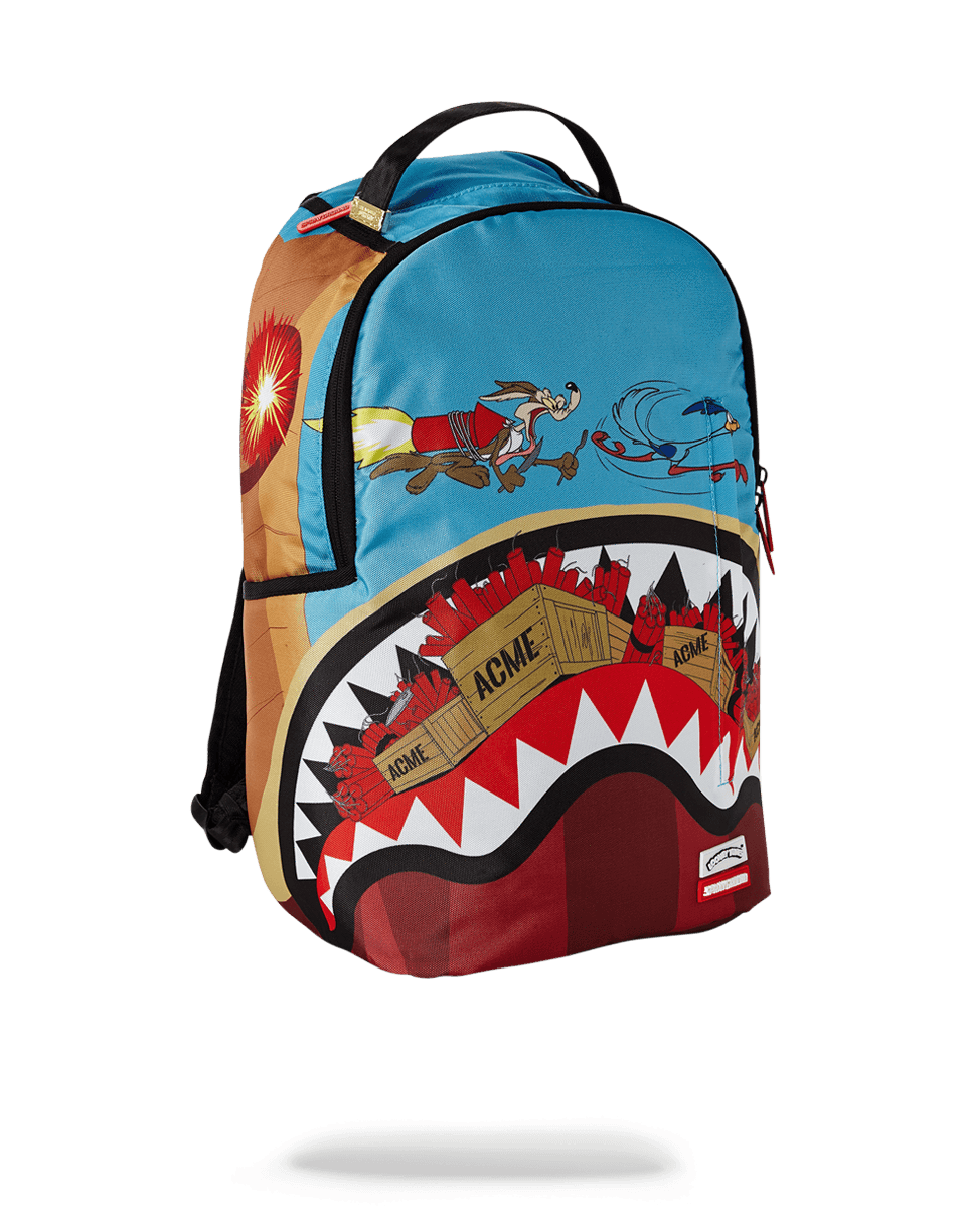 COYOTE VS ROADRUNNER SHARK