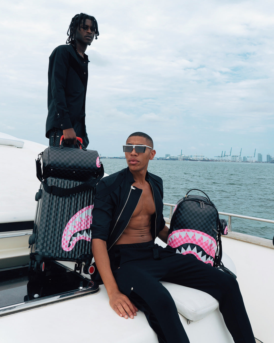 SHARKS IN CANDY BACKPACK (DLXV)